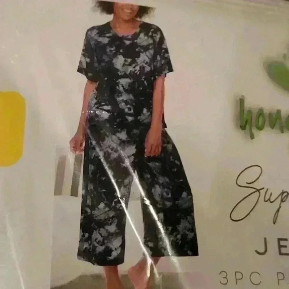 3 piece Pajama set - Picture 2 of 5